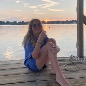 Meet your Posher, Brooke